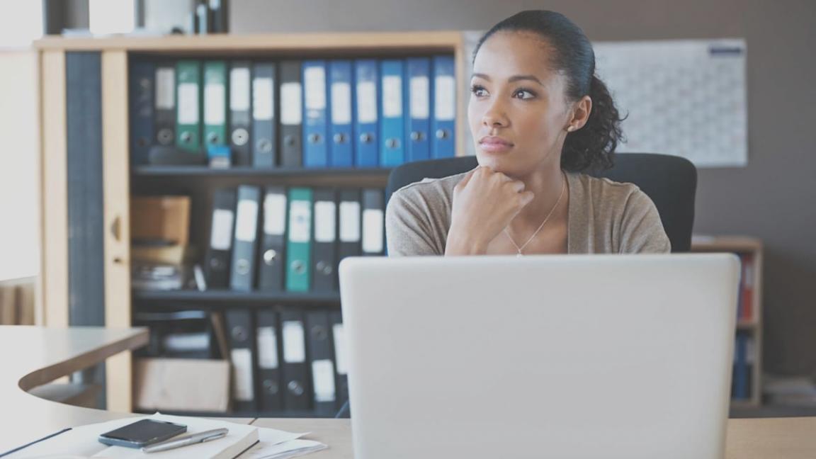 Workshop-Teilnehmer analysieren technische SEO-Metriken